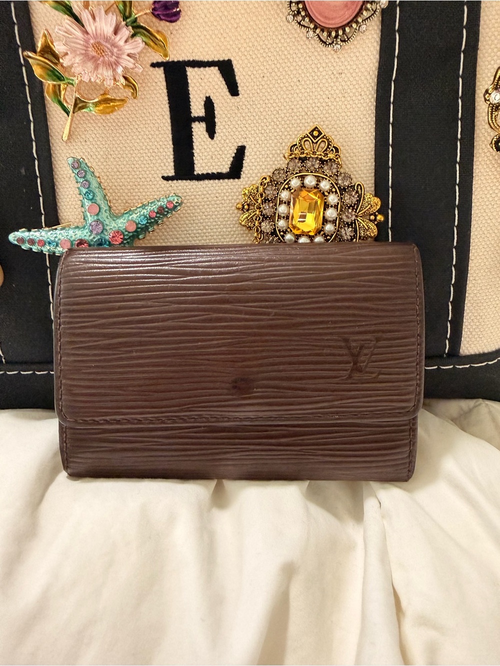 Louis Vuitton Brown Epi leather Six Key Ring Holder